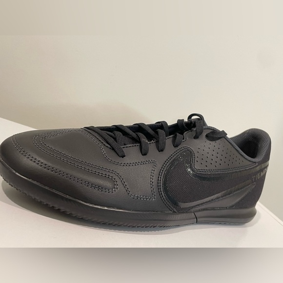 Nike Men’s Tiempo Legend 9 Club IC indoor soccer cleats - Picture 10 of 10